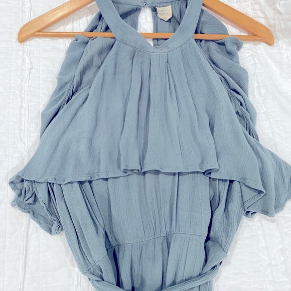 Ruffle halter dress. Size L - Picture 2 of 5
